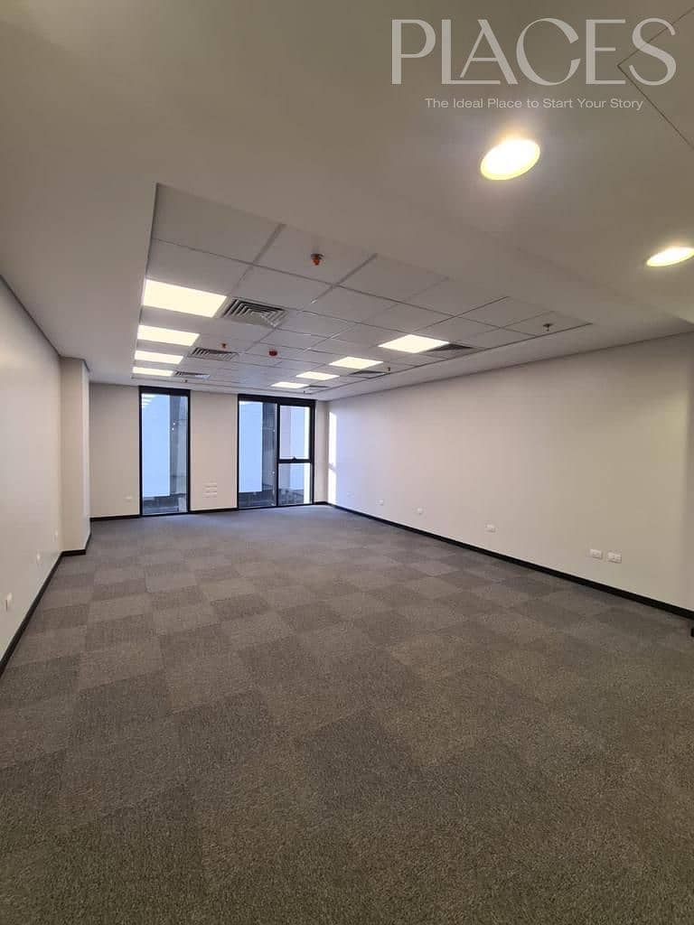 A prime office space for rent within the prestigious Hyde Park office complex, ideal for companies and organizations seeking a distinguished location. - Ansicht 4