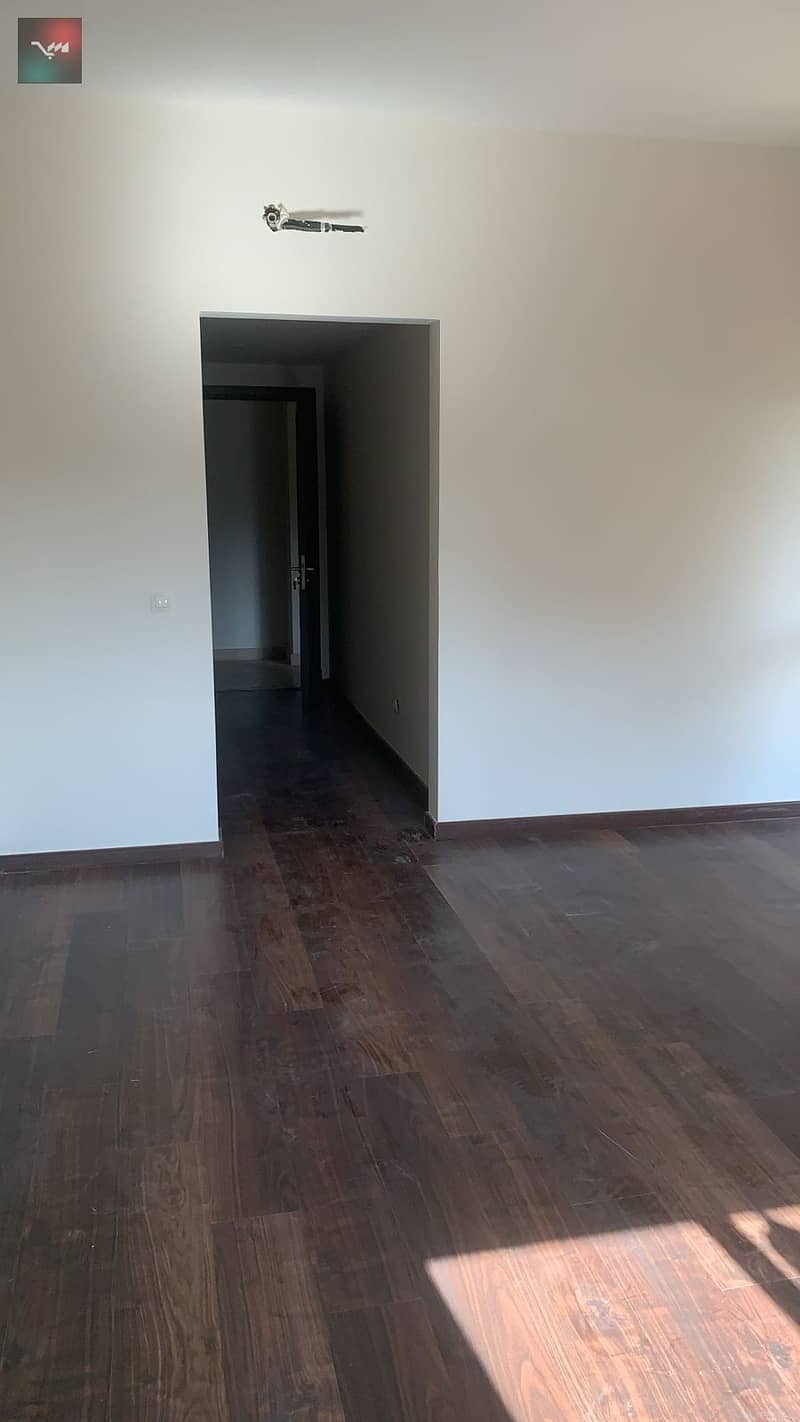 2 5e169175-d042-408f-bdb2-ae34530ec746. jpeg