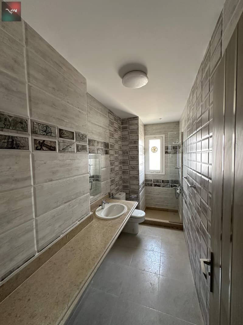 3 c39f9e93-91db-4918-82ee-577ca18aa8ca. jpeg