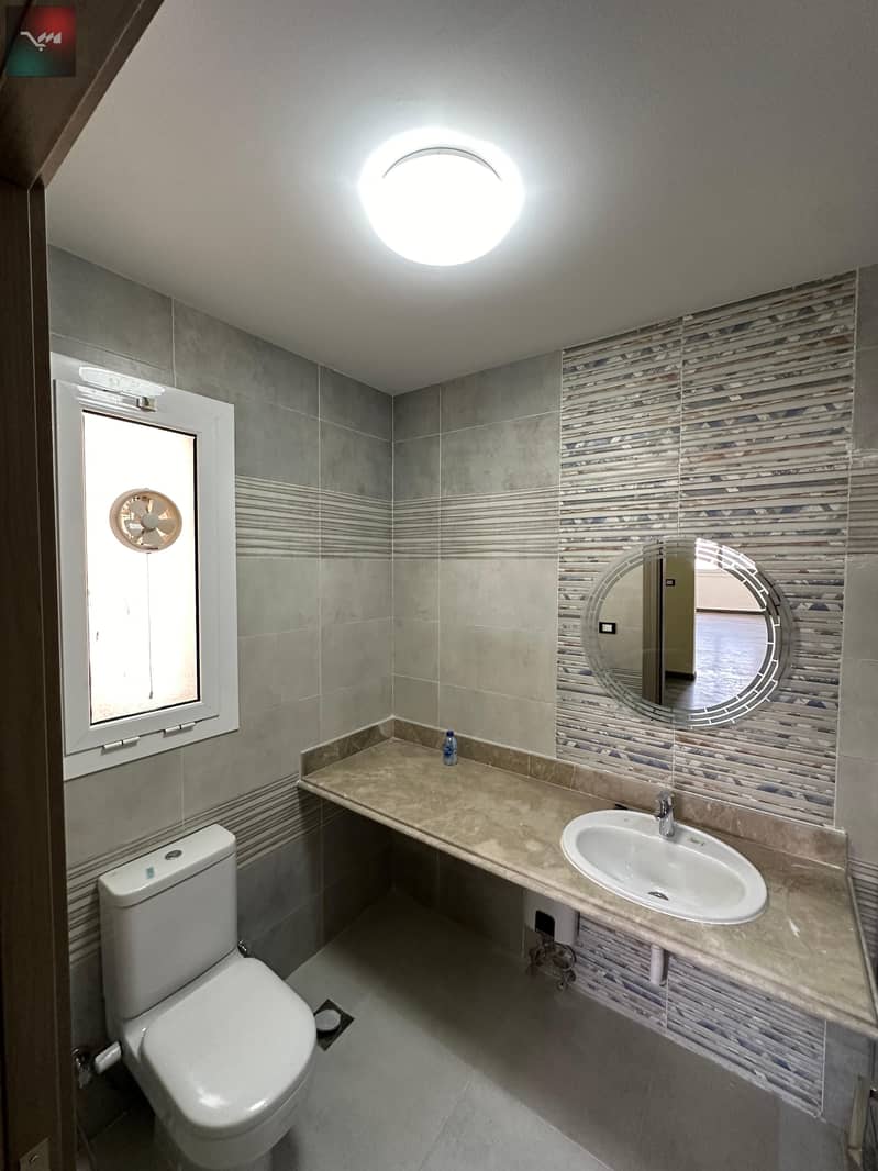 8 2e72a410-76c6-4bd7-bff8-ff267e87eefc. jpeg