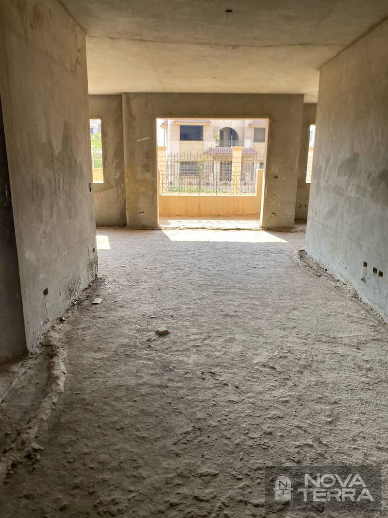 Standalone Villa for Sale-Royal City Compound-Sheikh Zayed- the Central Axis, 26th of July Corridor, Hyper One, and Mall of Arabia - Aanzicht 3