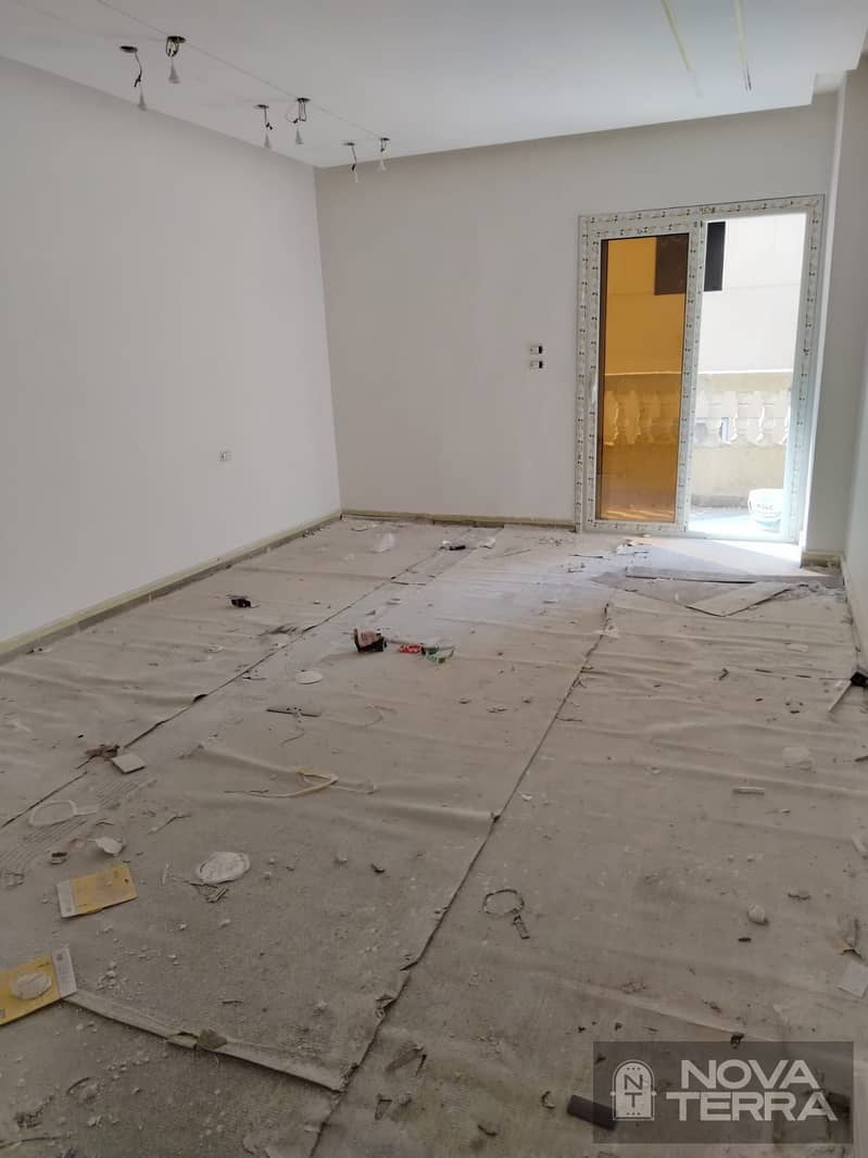 Elevated ground floor apartment for sale with private entrance-District 16-Sheikh Zayed-near Beverly Hills Compound–26th of July Corridor - Widok 3