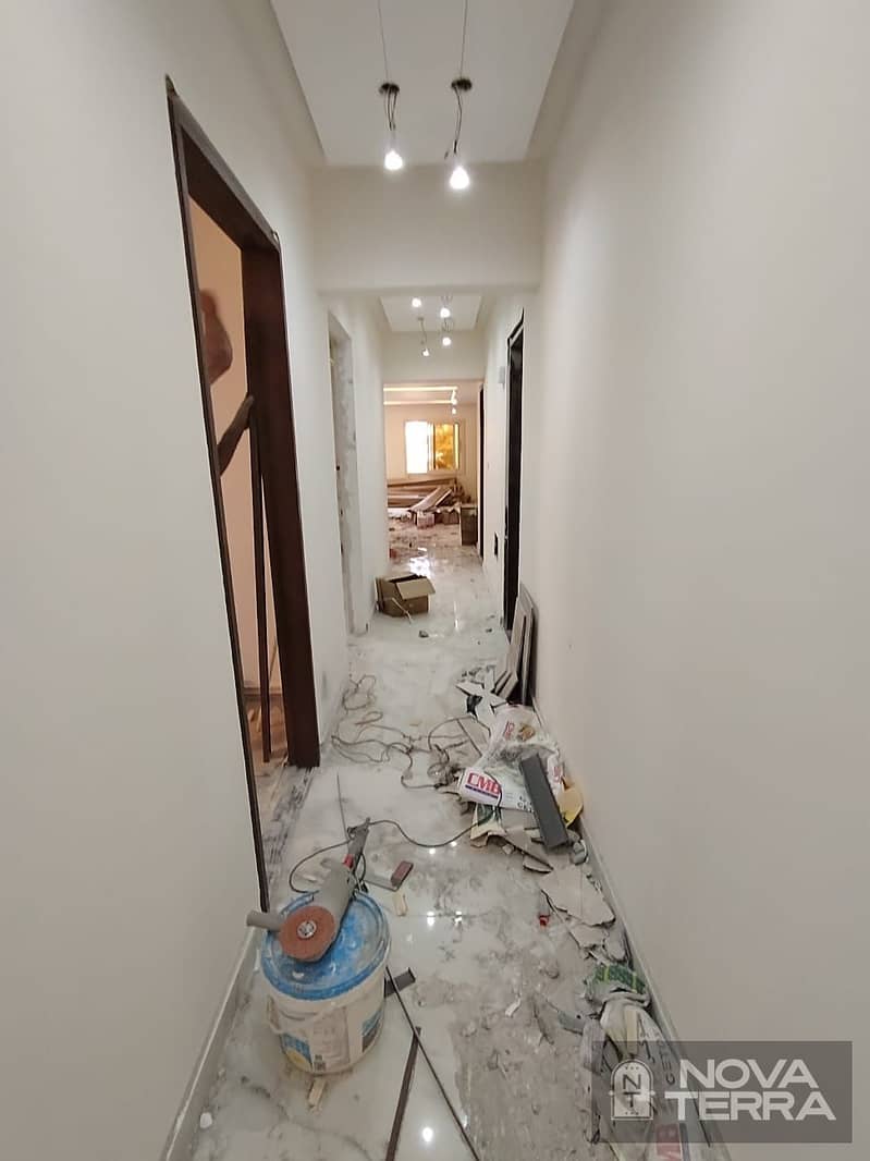 Elevated ground floor apartment for sale with private entrance-District 16-Sheikh Zayed-near Beverly Hills Compound–26th of July Corridor - Widok 4