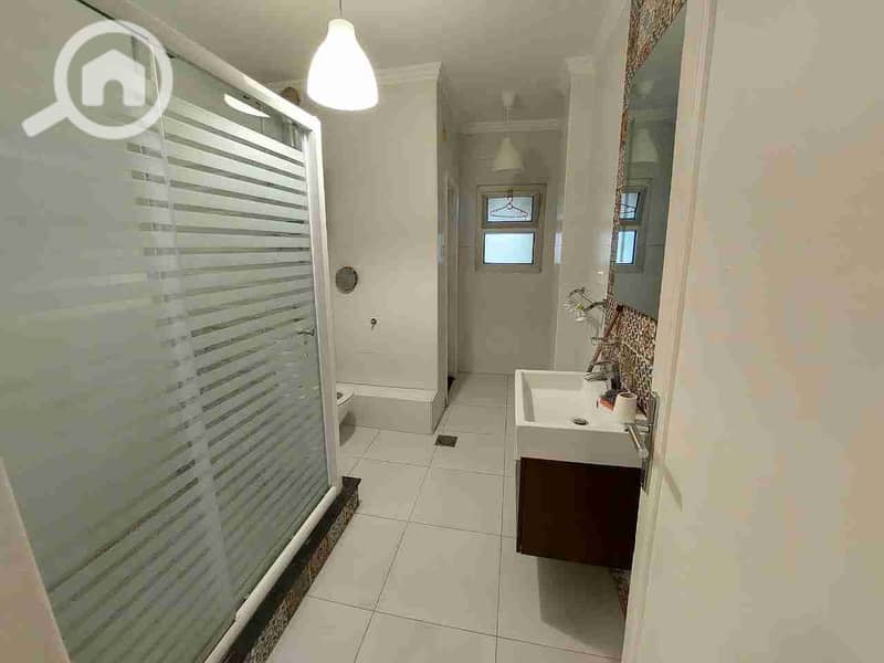 Excellent furnished apartment for rent in the heart of Degla, Maadi, near Degla Square. - Więcej