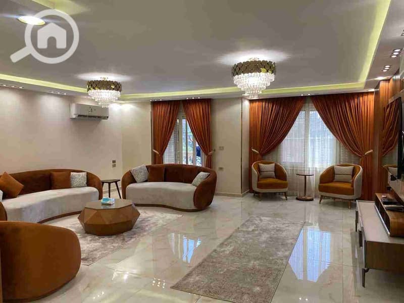 Furnished apartment for rent, 3 rooms, 3 bathrooms in a prime location in Dokki on Mo'sadek Street, area of 180 meters, 3 rooms, 3 bathrooms, large kitchen, next to all services: hospitals, cafes, restaurants, schools, and universities. We have more than one furnished apartment fully furnished and unfurnished for rent in Dokki and Mohandeseen. – pohled 2