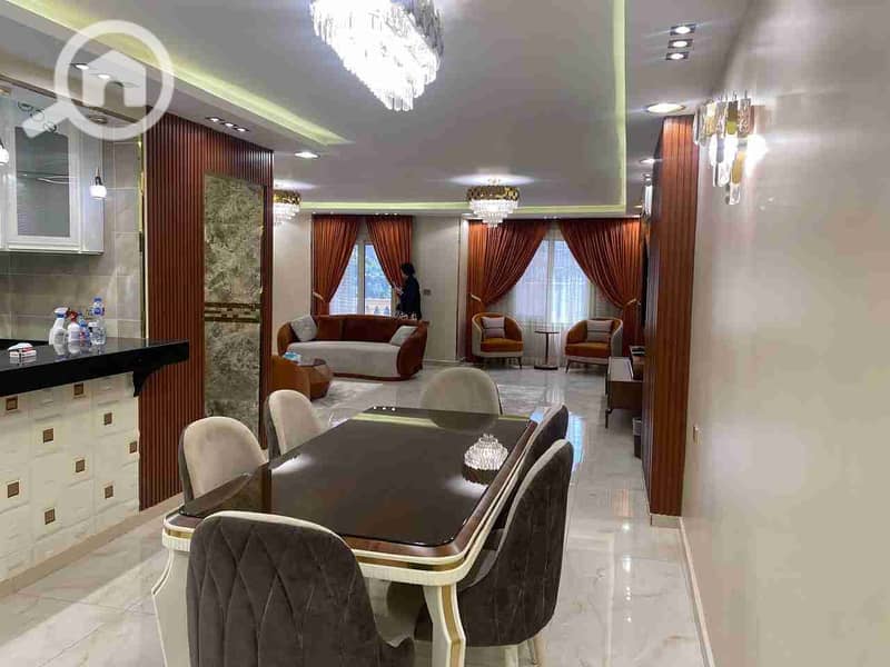 Furnished apartment for rent, 3 rooms, 3 bathrooms in a prime location in Dokki on Mo'sadek Street, area of 180 meters, 3 rooms, 3 bathrooms, large kitchen, next to all services: hospitals, cafes, restaurants, schools, and universities. We have more than one furnished apartment fully furnished and unfurnished for rent in Dokki and Mohandeseen. – další