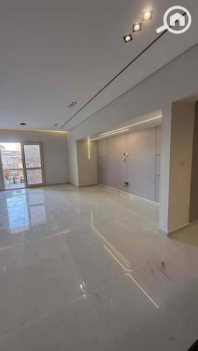 3 Bedroom Flat for Sale in Sheikh Zayed, Giza - 89fa0166-5350-452f-9380-ed63b595c264. jpg