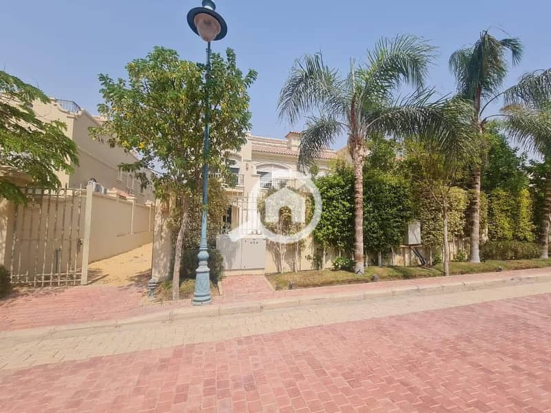 Delivered Villa 3 Bedrooms included one master bedroom 4 Bathrooms Storage room in Patio 5 East La VISTA Prime location - Ansicht 3