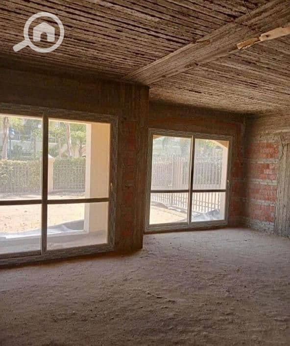 Delivered Villa 3 Bedrooms included one master bedroom 4 Bathrooms Storage room in Patio 5 East La VISTA Prime location - Ansicht 4