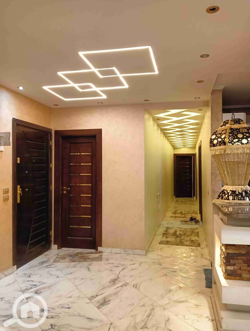 Furnished apartment for rent in Al Haram Furnished hotel apartment for rent on El-Lebini Street, Haram, in a luxurious hotel tower. Fully air-conditioned. - Mehr