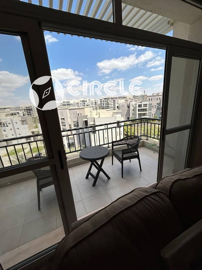 Prime Location 140m Apartment Fully Furnished For Sale In Cairo Festival City Fifth Settlement New Cairo Near AUC - Widok 3