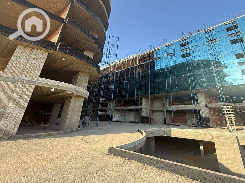 64 sqm prime office for sale in Mall 1o1 , heart of Sheikh Zayed City, directly on Dahshur Connection Road, facing Oasis Al Khattab - Widok 6