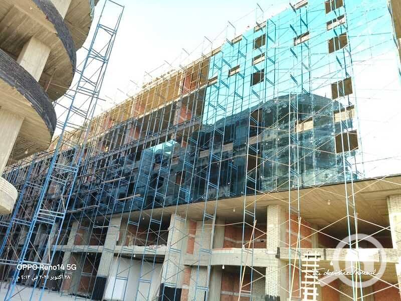 64 sqm prime office for sale in Mall 1o1 , heart of Sheikh Zayed City, directly on Dahshur Connection Road, facing Oasis Al Khattab - Więcej