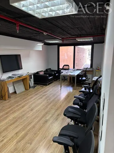 Invest in a Prime Location – Administrative Office for Rent on South 90th Street, 300 sqm, Ready for Immediate Use.