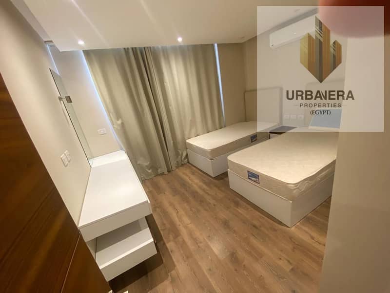 For sale: A luxury penthouse, fully furnished, including air conditioners and kitchen, in Lake View Residence Compound, Fifth Settlement, New Cairo. - Widok 4