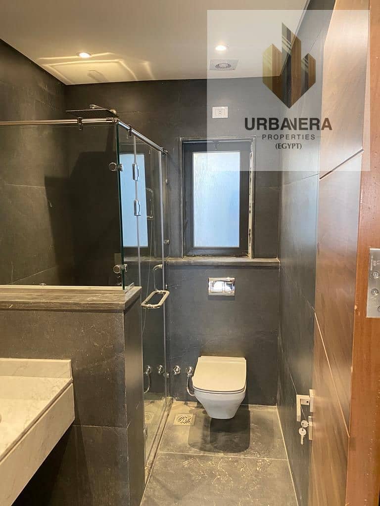 For sale: A luxury penthouse, fully furnished, including air conditioners and kitchen, in Lake View Residence Compound, Fifth Settlement, New Cairo. - Widok 5