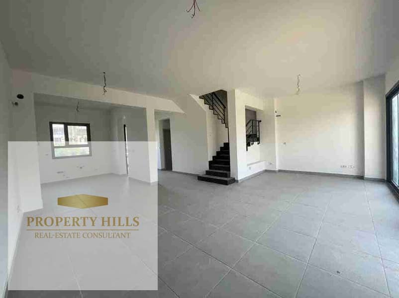 Duplex with two floors, garden, and private pool for sale in the compound La Merada - Ansicht 3