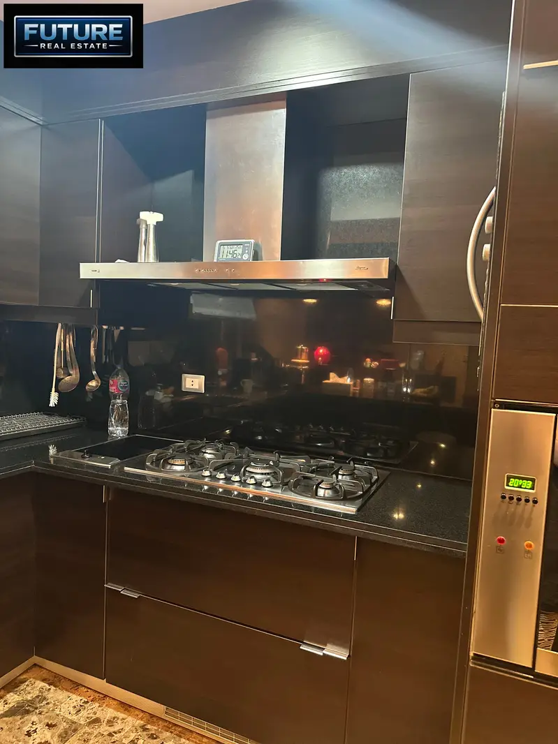 Duplex 305 m + 55 m garden in City View New Giza compound - Több