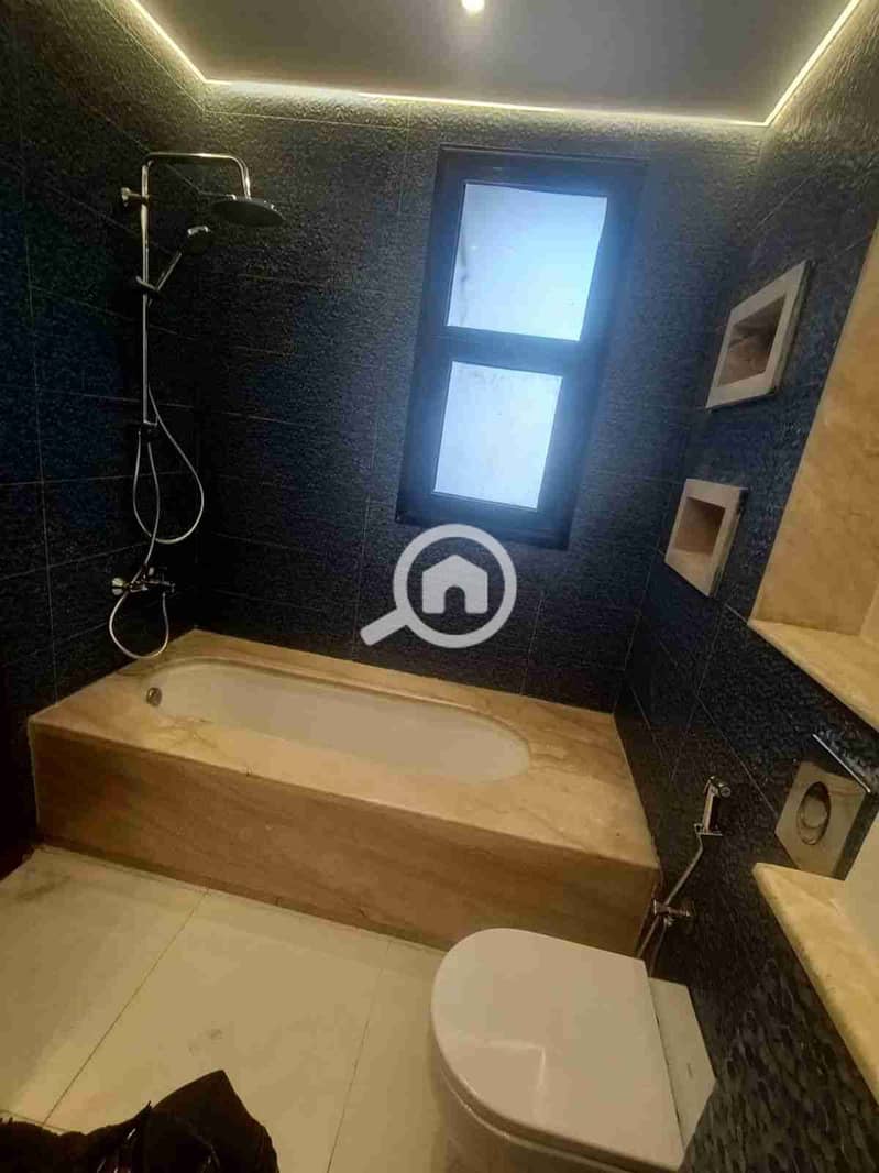 8 1000132365. jpg