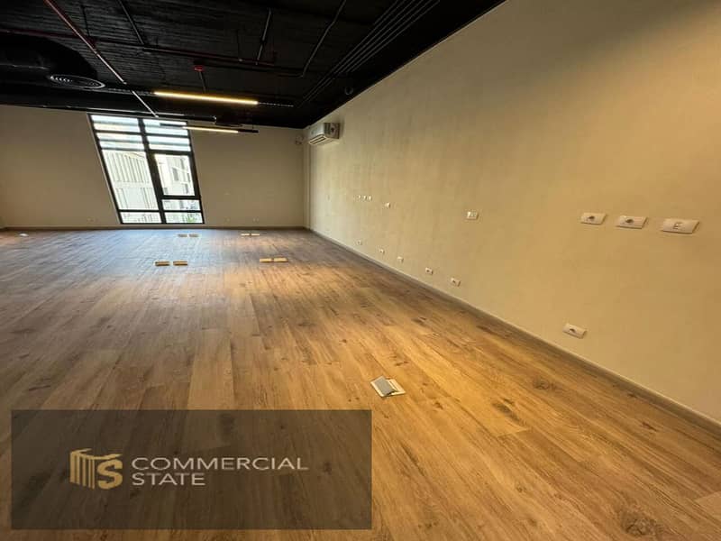 Finished Office at District 5 - 78m for Rent -New Cairo - Més