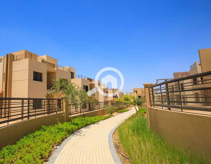 Inspect and receive immediately: resale twin house in Alma compound, already inhabited and livable, near Al Ahly Club and ZED Towers - Widok 3