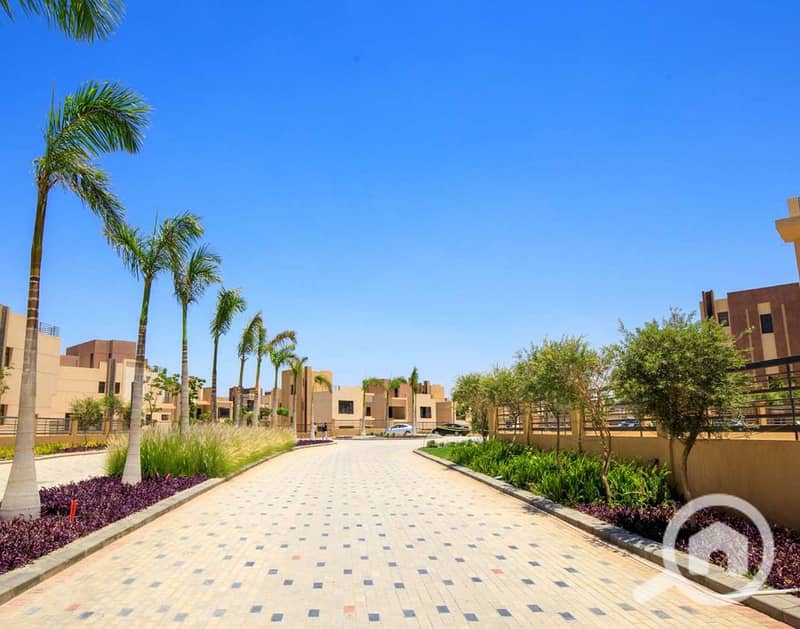 Inspect and receive immediately: resale twin house in Alma compound, already inhabited and livable, near Al Ahly Club and ZED Towers - Więcej