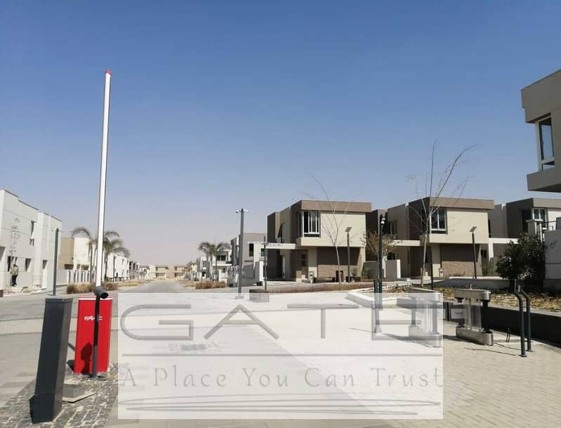 10 e7cb03e9-aba4-46e3-9751-8633d4ceaa2f. jpg