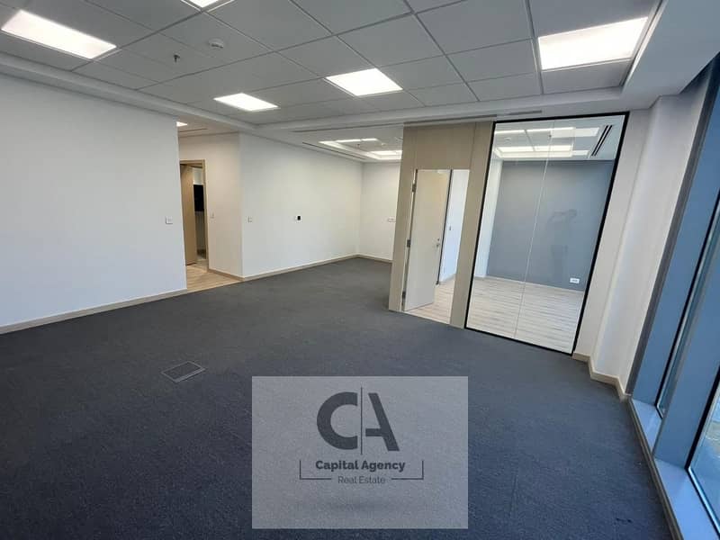 Fully finished 96 sq m office for rent inside CFC, amidst major international companies, at a special price - Fifth Settlement - Widok 2