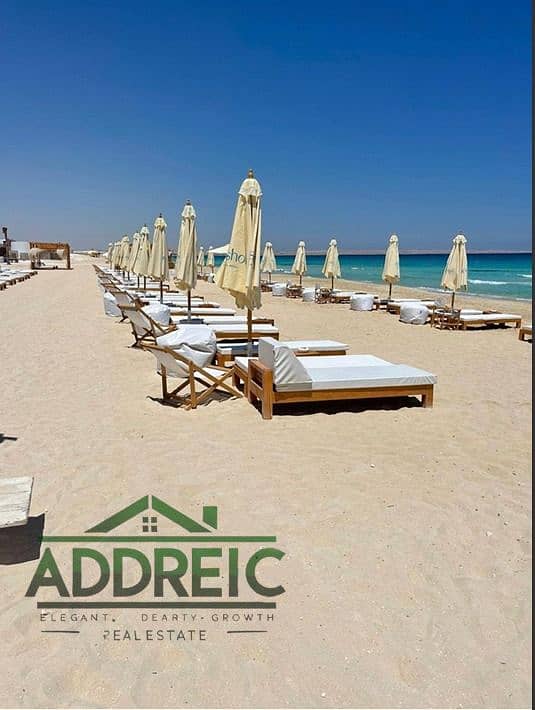 Own your unit now in one of the strongest and most beautiful projects on the North Coast, in the heart of Ras El Hekma – Kilometer 207. Sea Shore Chal – pohled 2