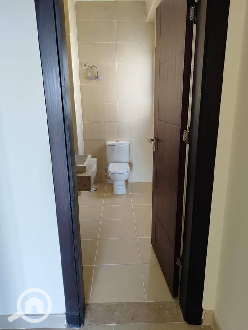 16 fee5ce55-abd7-4bfa-99d2-d565e9d2dc02. jpg