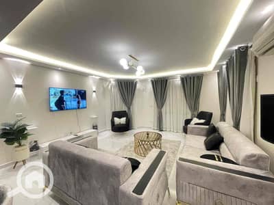 3 Bedroom Flat for Rent in Sheikh Zayed, Giza - e7f01c5c-cf9f-40e1-84b3-f4d00b180903. jpg 3 Bedroom Flat for Rent in Sheikh Zayed, Giza - e7f01c5c-cf9f-40e1-84b3-f4d00b180903. jpg