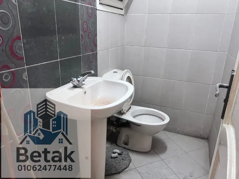 Clinic for sale 80m on بورسعيد main street Cleopatra consisting of two rooms and a hall with a private entrance and a large sign on بورسعيد street Cleopatra area. - Vista 5