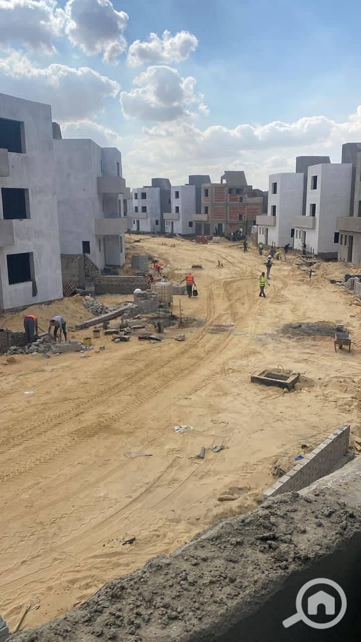 Fully finished duplex with a garden for sale in Rivers Compound, directly on Dabaa Axis, just minutes from the Cairo–Alexandria Desert Road. – pohled 4