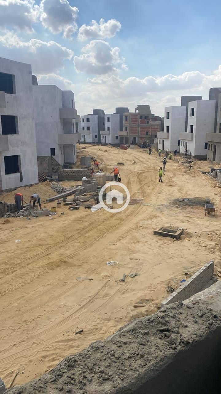 Fully finished duplex with a garden for sale in Rivers Compound, directly on Dabaa Axis, just minutes from the Cairo–Alexandria Desert Road. – pohled 5
