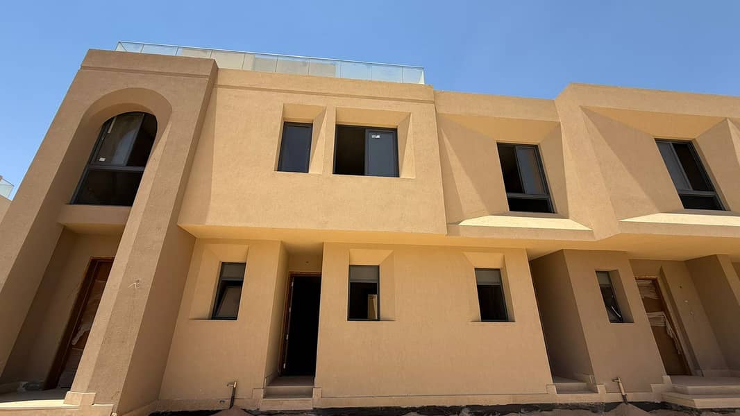 Townhouse Middle for Sale | VYE – SODIC | Ready to Move - Widok 2