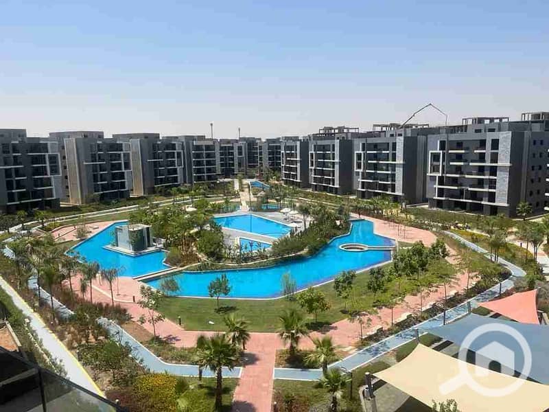 Penthouse for sale in the Sun Capital compound in the tourist capital next to the Egyptian Museum and the Faiyum Road and the Wahat Road. 4 rooms, immediate delivery, full installments at half the company's price. - Ansicht 2