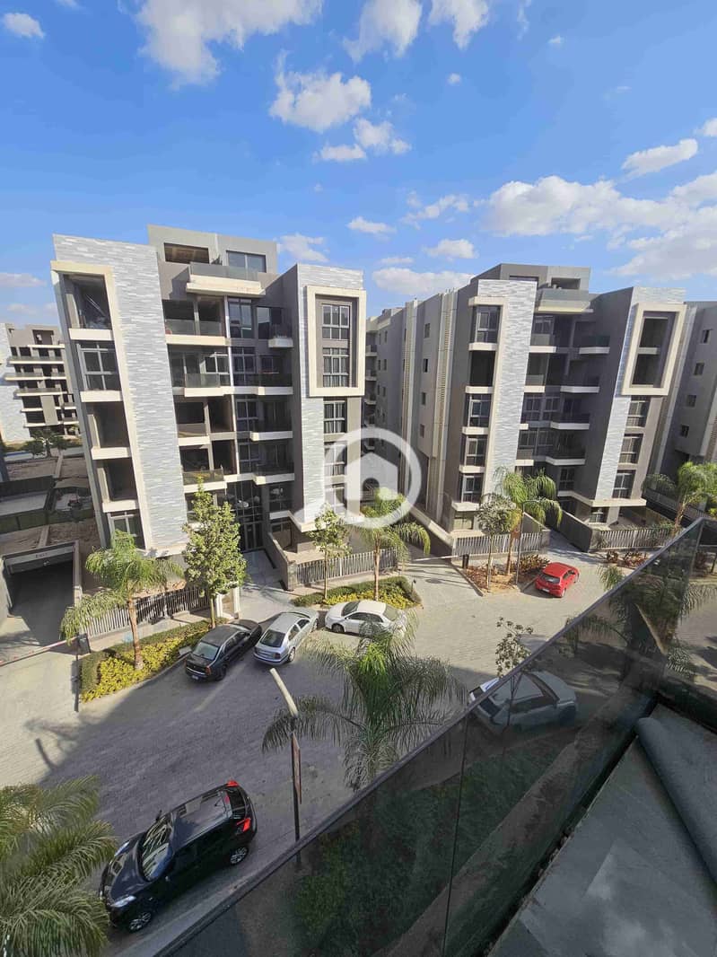 Penthouse for sale in the Sun Capital compound in the tourist capital next to the Egyptian Museum and the Faiyum Road and the Wahat Road. 4 rooms, immediate delivery, full installments at half the company's price. - Ansicht 3