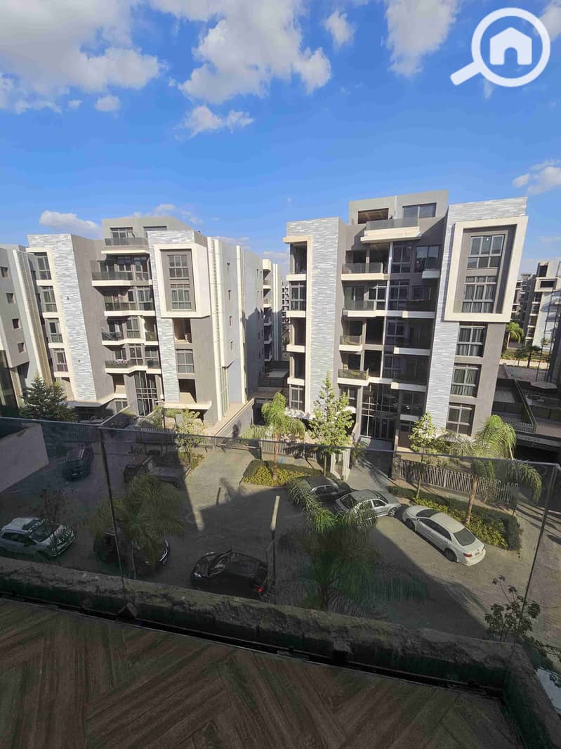 Penthouse for sale in the Sun Capital compound in the tourist capital next to the Egyptian Museum and the Faiyum Road and the Wahat Road. 4 rooms, immediate delivery, full installments at half the company's price. - Ansicht 4