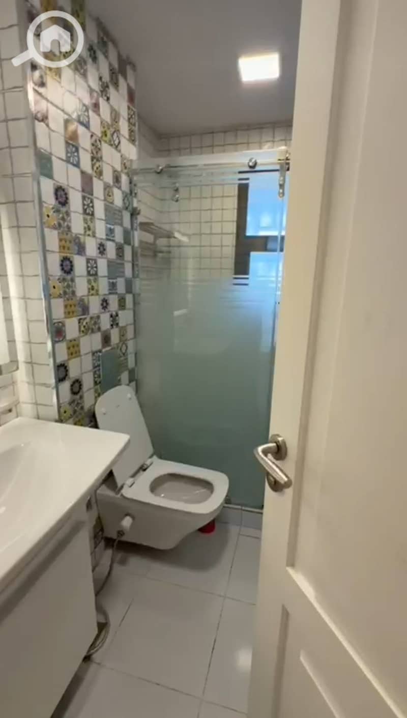 5 1000830645. jpg