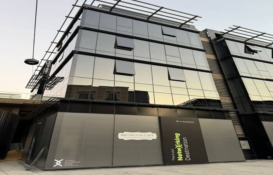 128sqm Office Super Lux Fully Finished with AC Sale - Widok 3