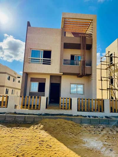 فیلا 4 غرف نوم للبيع في 6 أكتوبر، الجيزة - da517cd5-a02d-4baf-ae24-d7cda50b9204. jpg