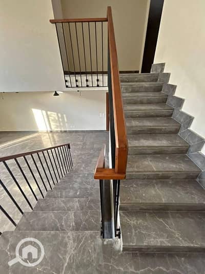 4 Bedroom Duplex for Sale in 6th of October, Giza - 600431047_1619980595844182_3435878022420310347_n. jpg 4 Bedroom Duplex for Sale in 6th of October, Giza - 600431047_1619980595844182_3435878022420310347_n. jpg