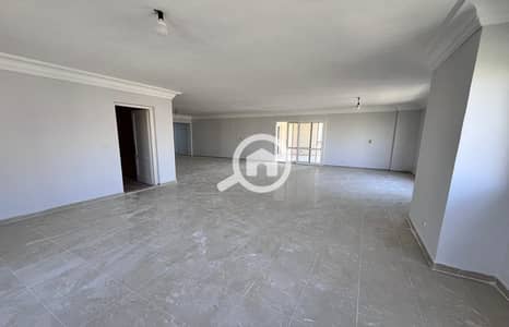 شقة 4 غرف نوم للايجار في مدينتي، القاهرة - 09ae38cd-8253-41e2-9b75-f5884513f491. jpg