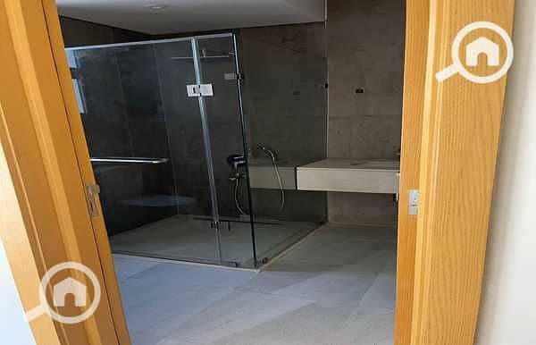 Ev, 340 m²