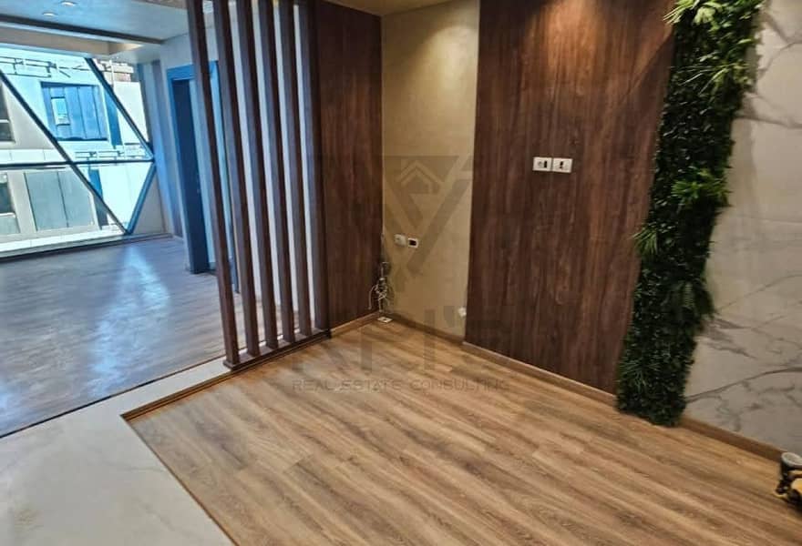 office 120SQM For Rent on North 90th Street Direct, Fully Finished in Cairo Business Plaza - Bild 4
