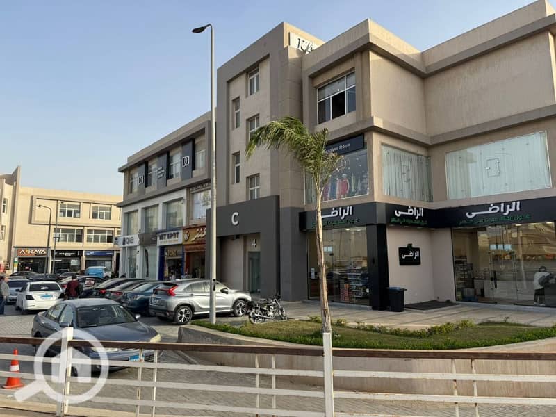 ready to move Front-facing shop for sale in Al Karma 4, Sheikh Zayed, near Beverly Hills – další