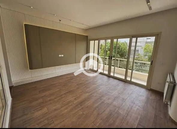 APARTMENT for sale in Zomra Compound on North 90th Street, directly wall-to-wall with Al Marasem and Palm Hills, in the heart of Golden Square. - Widok 4