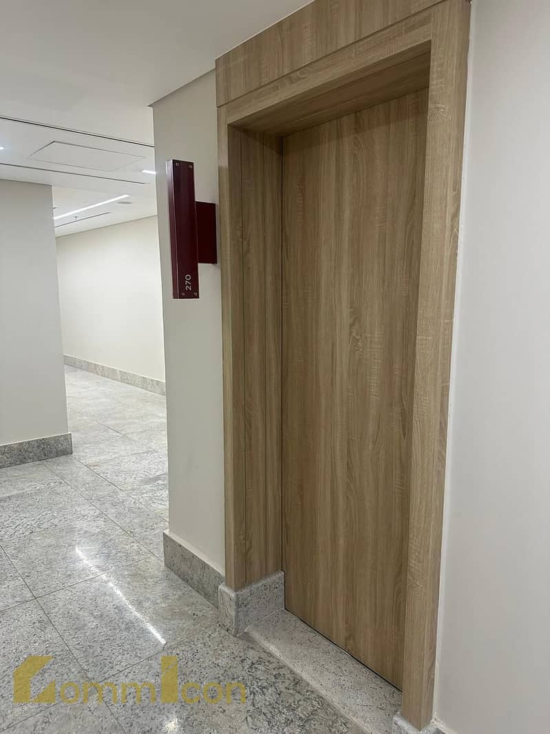 Luxury Office for Rent in U Venues New Cairo 94 sqm Plaza View - Ansicht 6