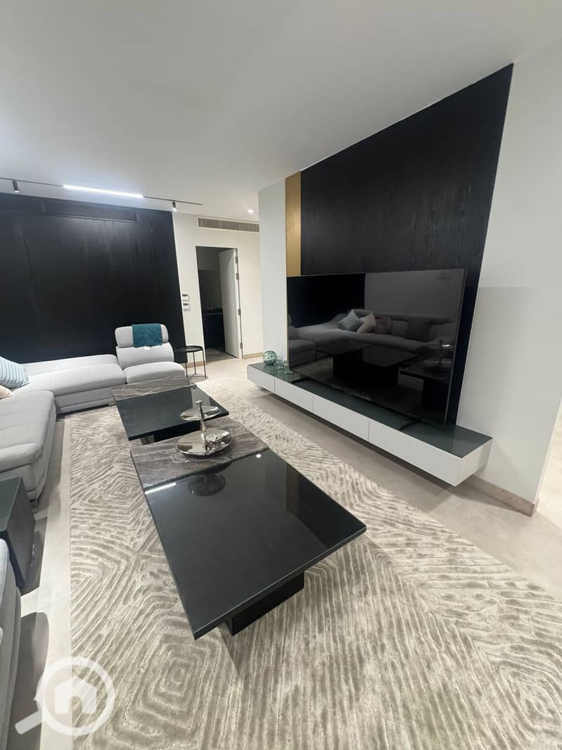 Fully Furnished Luxury Villa for Sale in Uptown Cairo, Mokattam – Premium Finishing & Prime Location - Ansicht 4