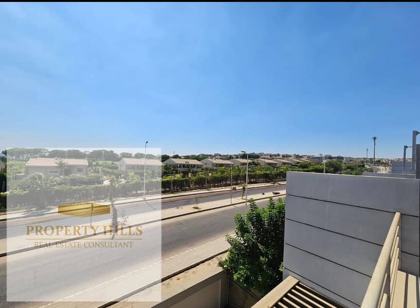 Twin house villa from La Vista at the lowest price on the market, ready for viewing in a fully serviced compound. - Więcej